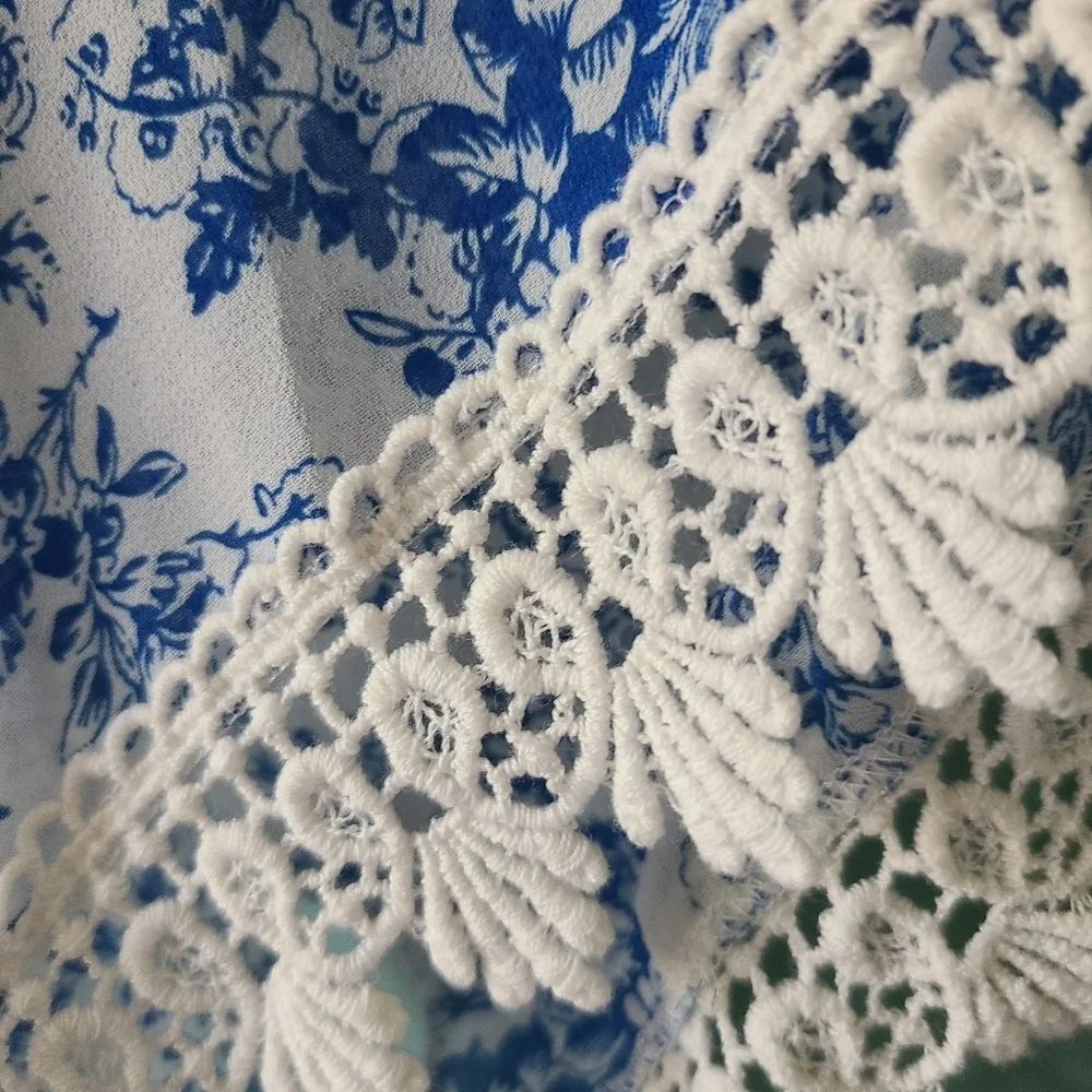 En Creme Blue Floral Print Sheer Tunic Size Small - Picture 6 of 12